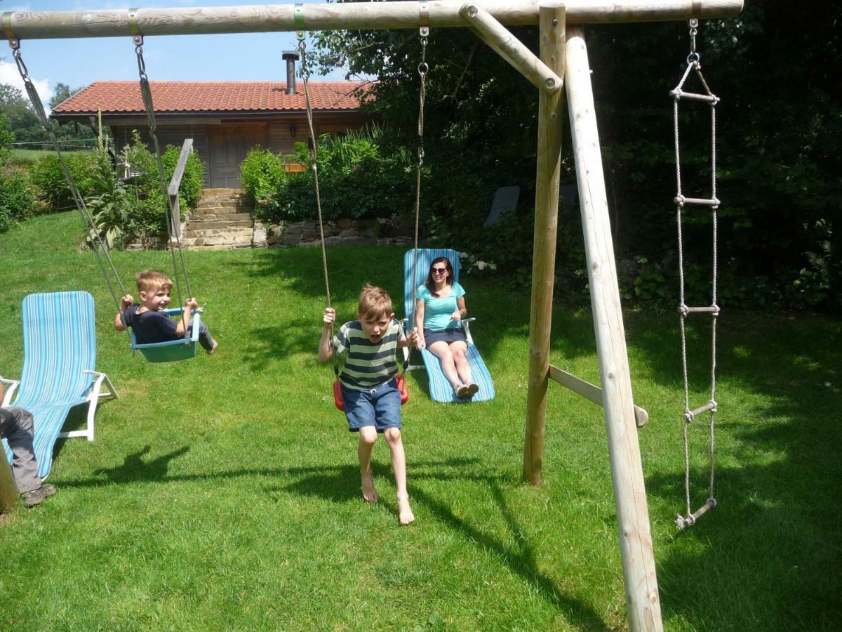 Familienferienhof Stabauer Zell am Moos Exterior foto